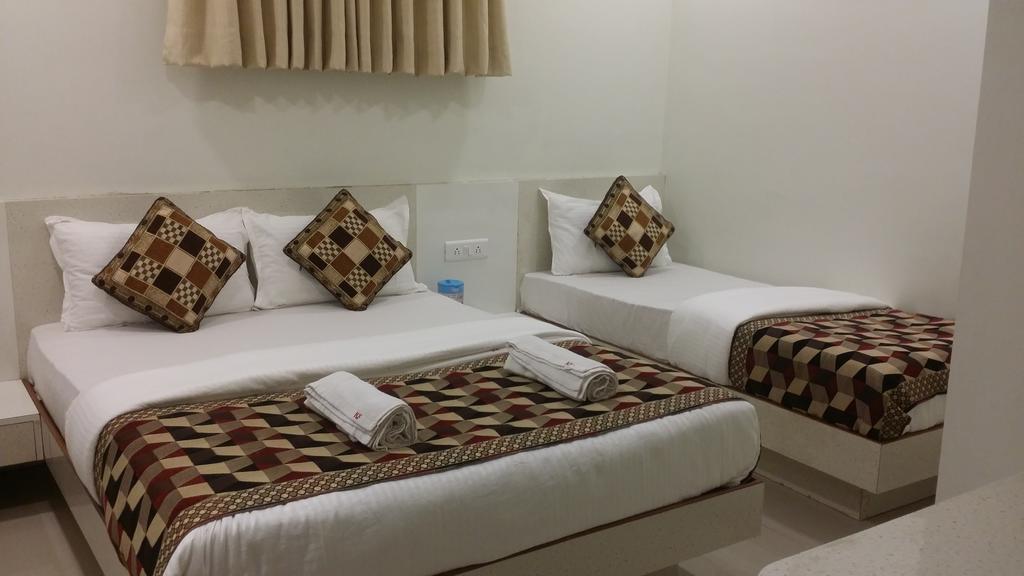 Kf Residency Hotel Мумбай Екстериор снимка