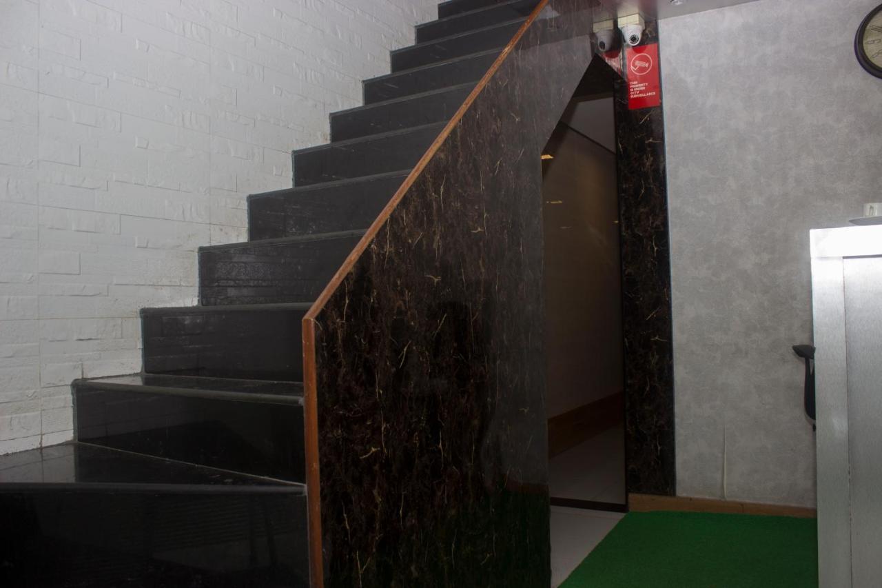 Kf Residency Hotel Мумбай Екстериор снимка