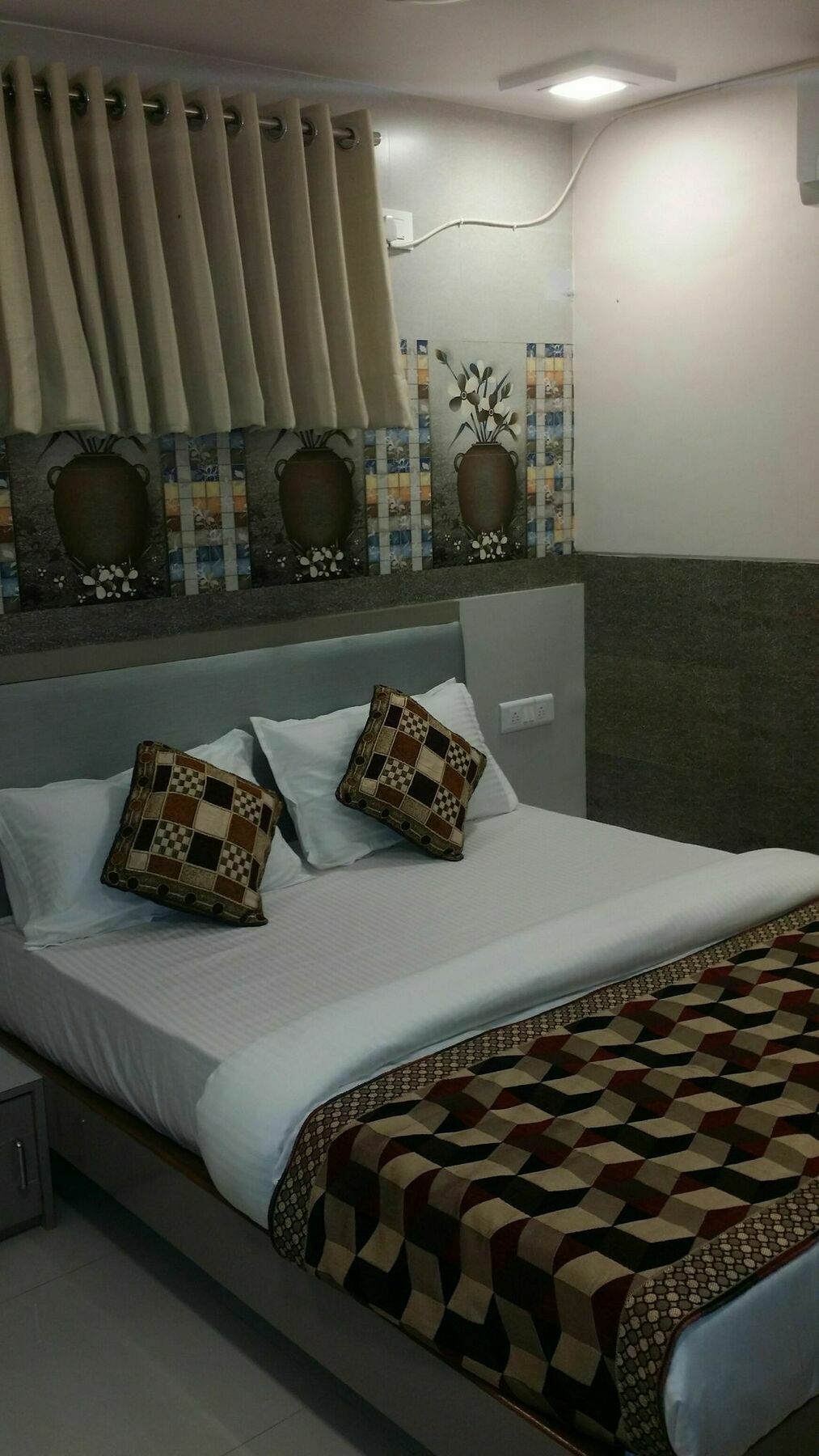 Kf Residency Hotel Мумбай Екстериор снимка