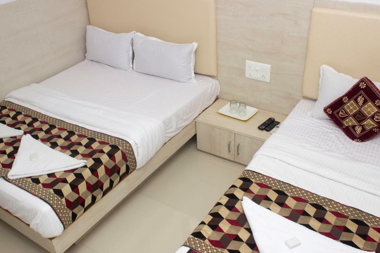 Kf Residency Hotel Мумбай Екстериор снимка