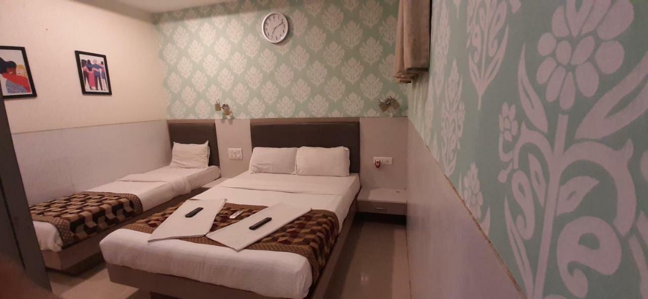 Kf Residency Hotel Мумбай Екстериор снимка