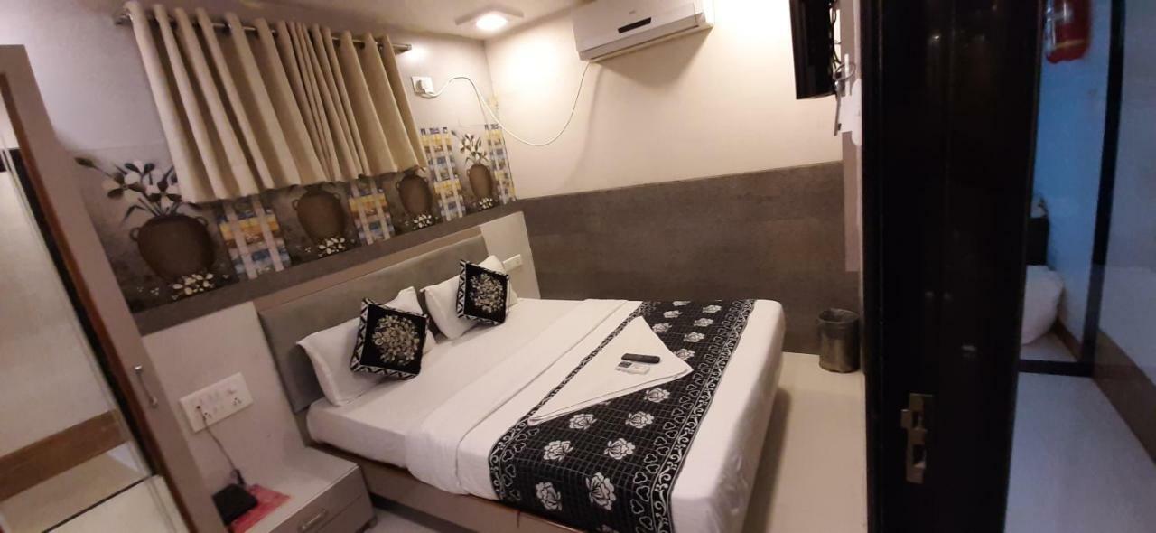 Kf Residency Hotel Мумбай Екстериор снимка