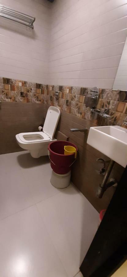 Kf Residency Hotel Мумбай Екстериор снимка